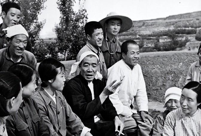 1974年，陈永贵到北大荒军垦农场，批评人家不拾马粪积肥。一个师长不满的表示，大