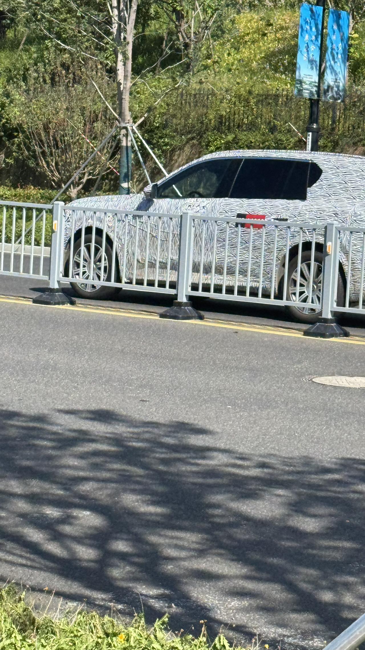 这是新M7在路试么？！