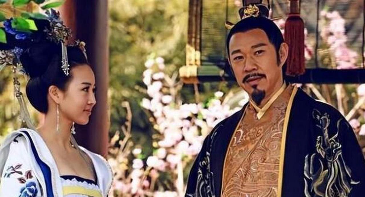一天，李世民笑眯眯问妹夫薛万彻：“听说你与公主结婚数月还未同房？”薛万彻说：“公