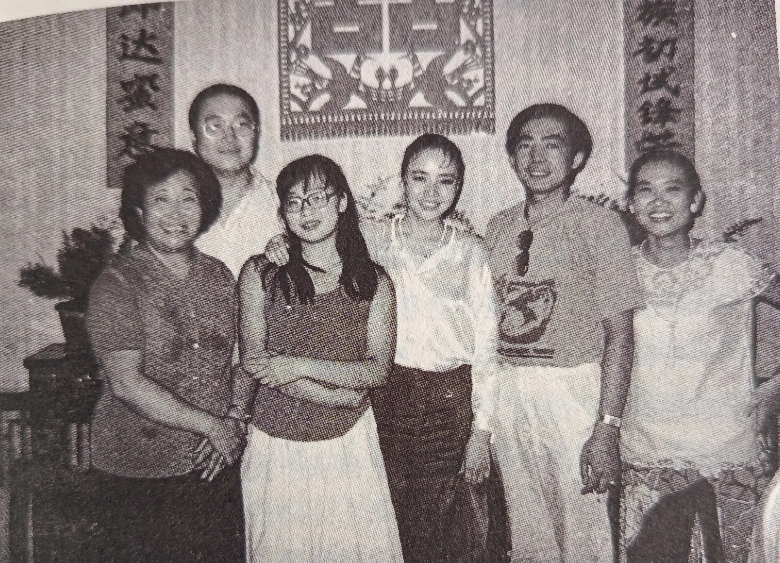 宋丹丹和英丹结婚当天的留影！