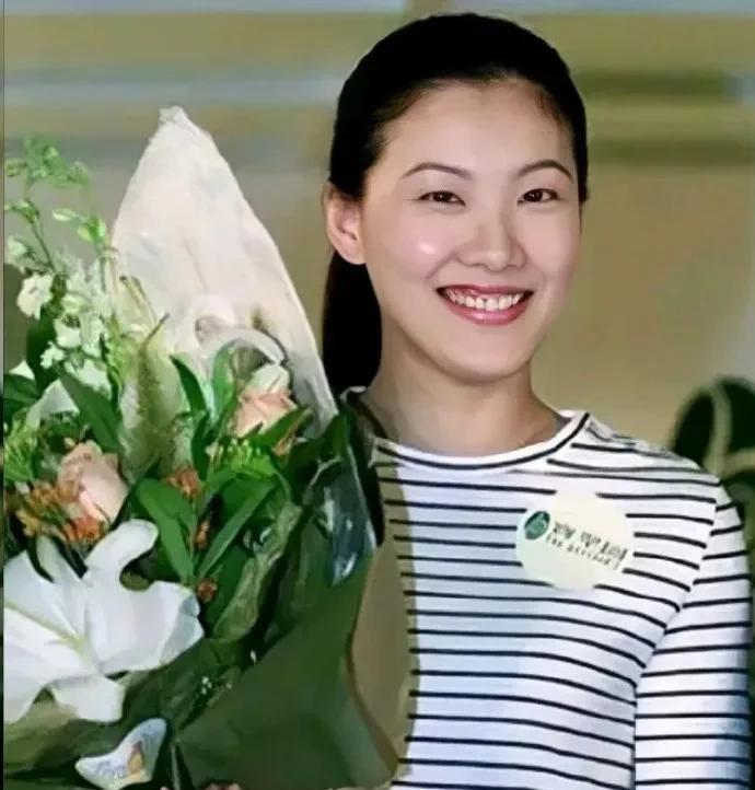 来聊聊中国奥运史上超厉害的五位年轻冠军！
伏明霞13岁345天就拿下奥运冠军，站