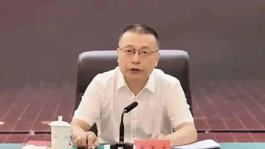 ​肖玉文任上“落马”，曾与受贿两亿多的“巨贪”共事