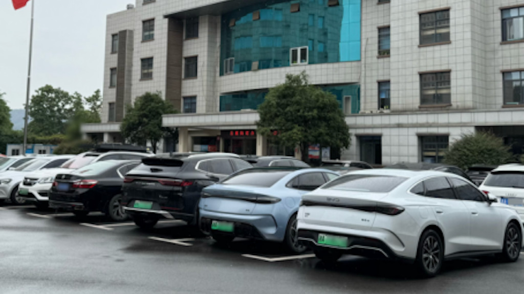 比亚迪“开”进公务员生活圈