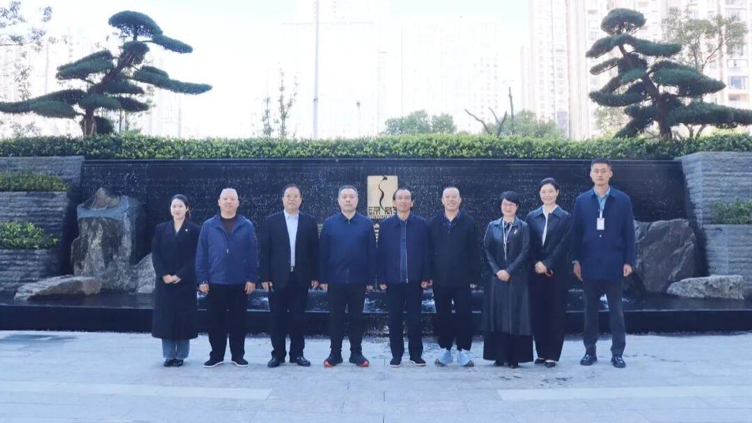 安化县人大常委会党组书记、主任陈飞燕一行莅临绿之韵中心调研