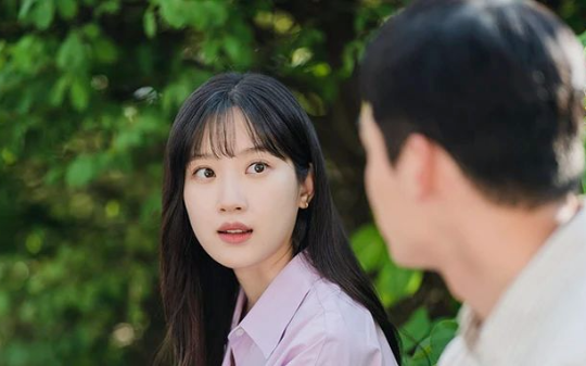 请假陪老婆做手术缺席公司团建，我被罚五万