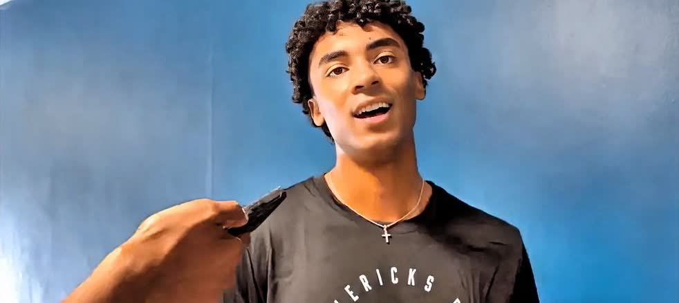 克里斯蒂耿耿于怀啊！

近日一位球迷向克里斯蒂问起了“在NBA生涯中，最开心