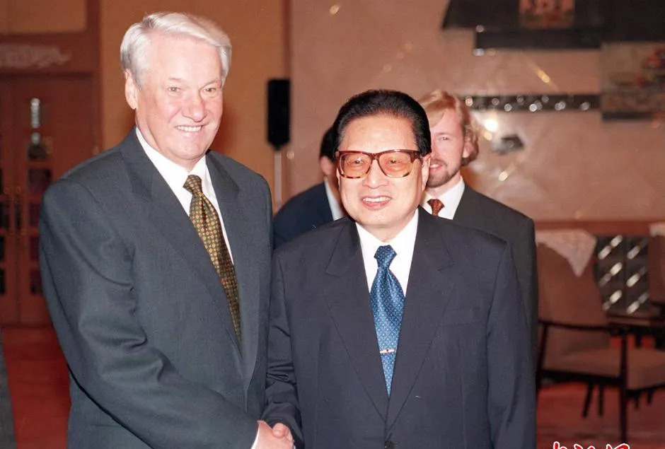 乔石见叶利钦











天啊，你绝对想不到当年发生了什么！那是199