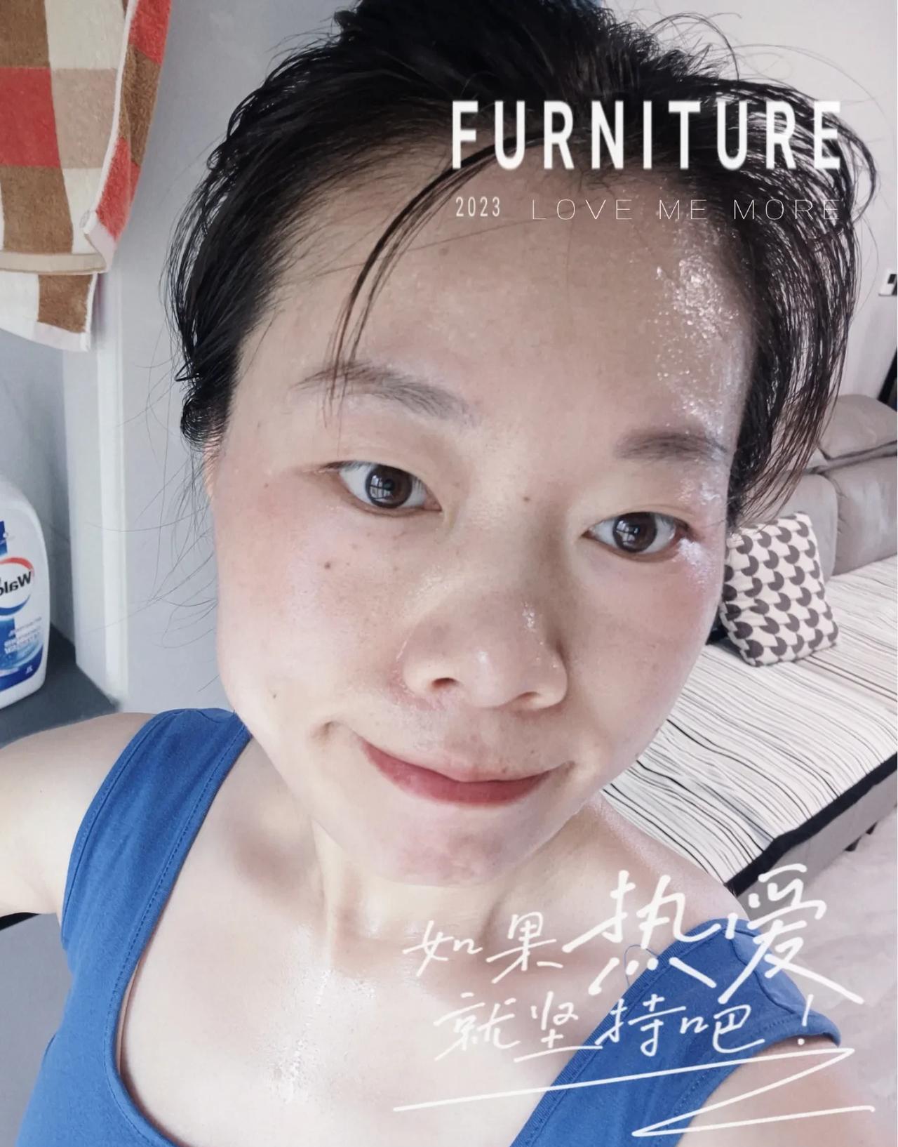 “为了激励自己减肥，
特意买了一条小码裙子，
不瞒你说，
两年了，吊牌都还没拆”