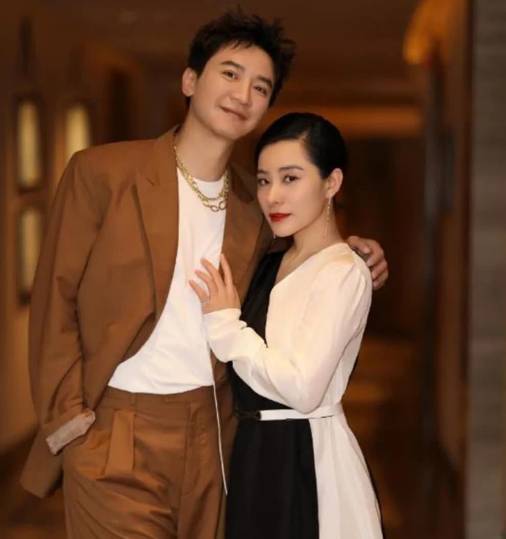 刘璇结婚11年，与教授老公因育儿原因吵不停，丢了往日甜蜜！

曾经平衡木上翻