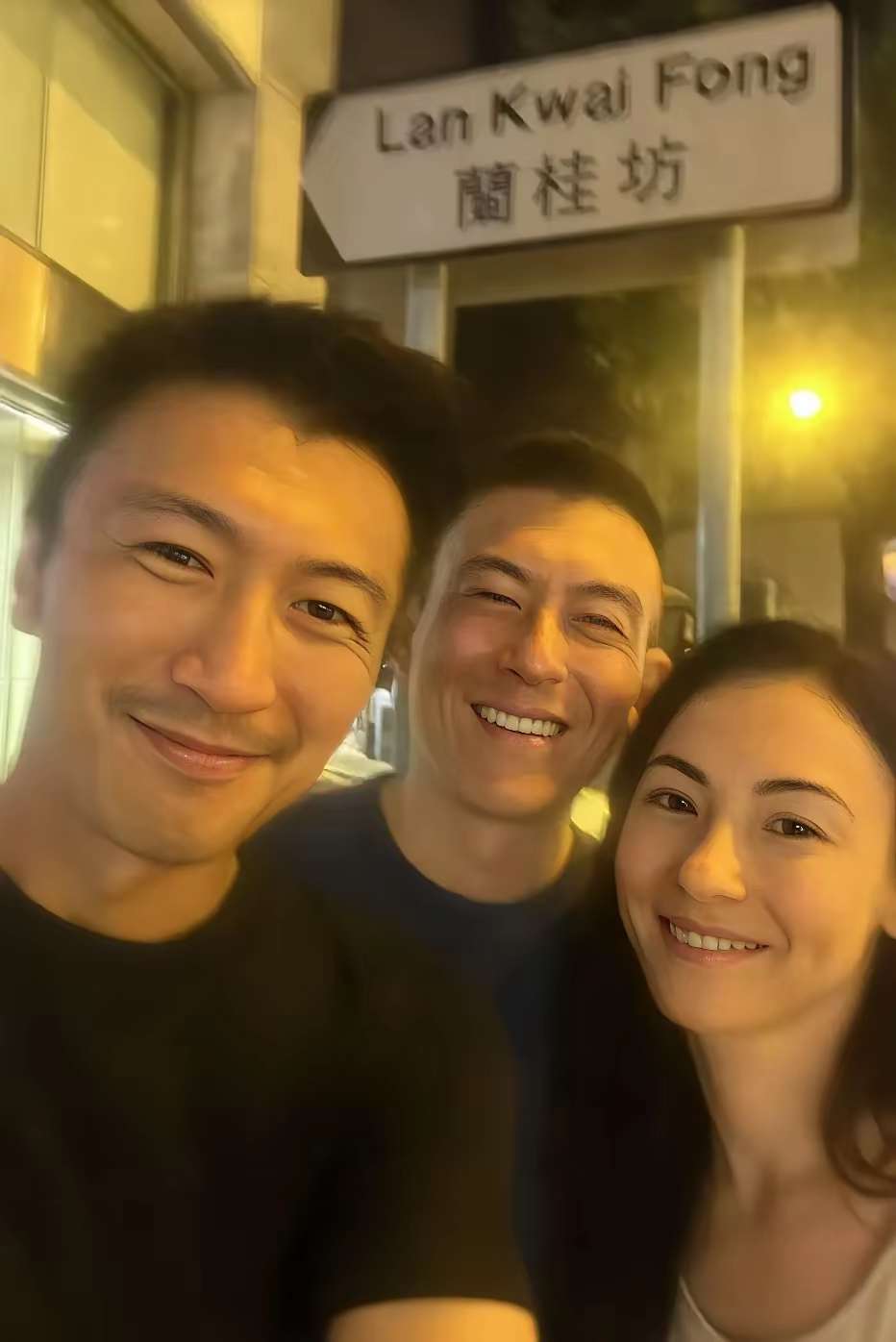 一笑泯恩仇 闹心的时候看看这张照片，还有啥想不开的！