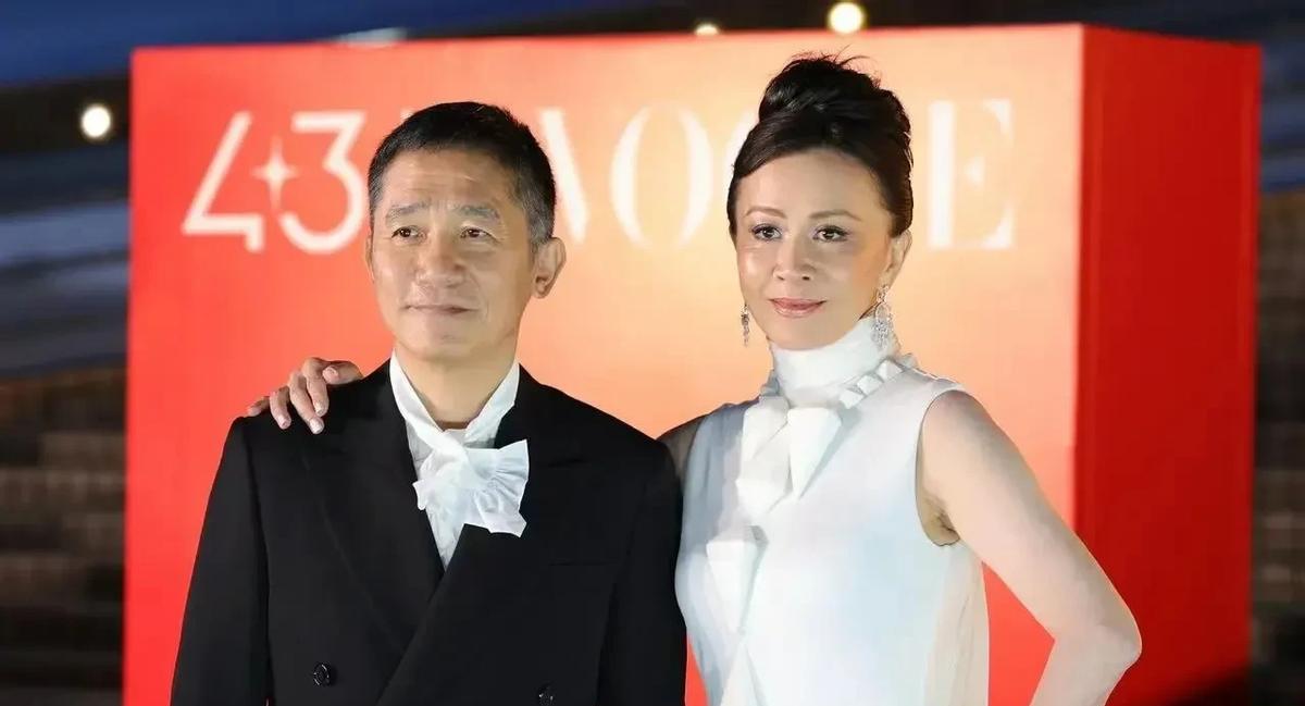 香港金像奖颁奖典礼于4月27日举办，这是金像奖第43届，大批明星亮相红毯环节，最
