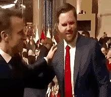 法国马克龙翻脸了！[呲牙]
话说印度前阵子花大价钱买的阵风战机，这事儿还没完呢！