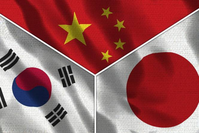 中日韩三国就美国关税达成共识，特朗普正在让美国衰败