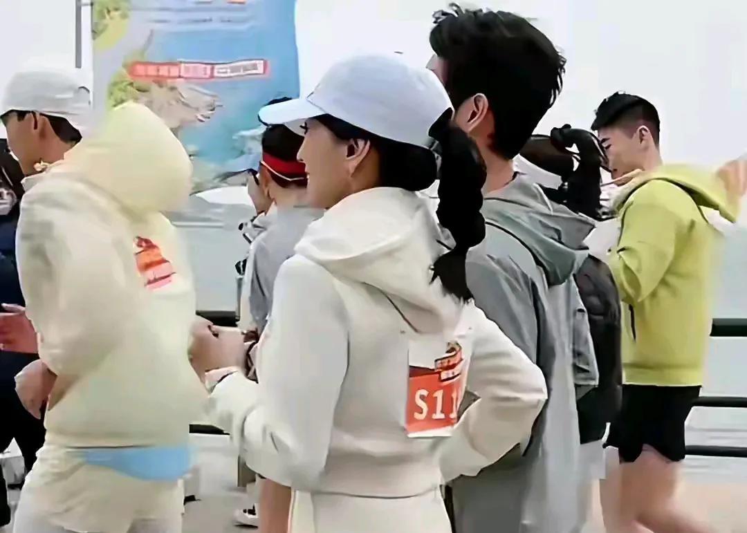 白娘子儿子38岁还不工作 靠妈妈跑马拉松赚钱 继承父亲啃老过日子