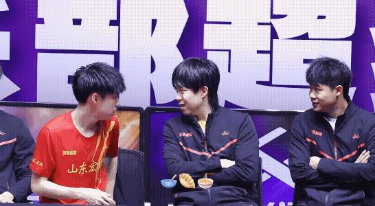 楚钦“喊的周启豪啥？”
林昀儒:“满电”
哈哈，观众们太可爱了，魏桥团队也很有凝
