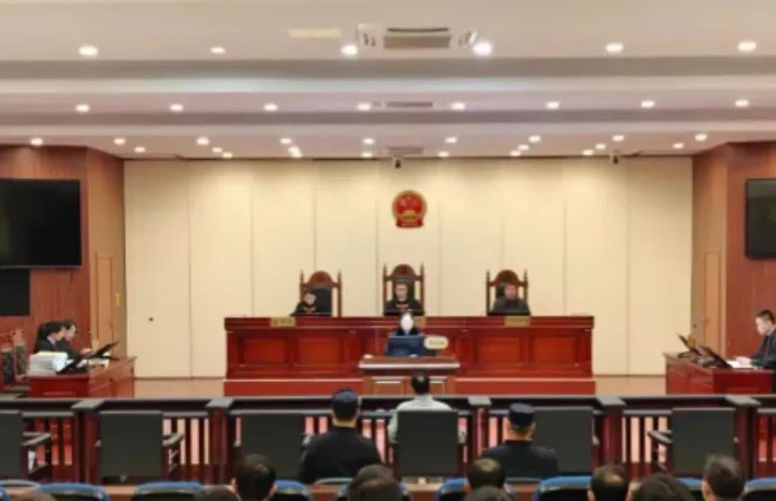 2024年，江苏一男子谎称自己没有生育能力，接近12名单亲妈妈并与她们“谈恋爱”