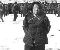 1980年，哈尔滨，王守信在验明正身后，走向了刑场，这是她临刑前留下的一张照片，