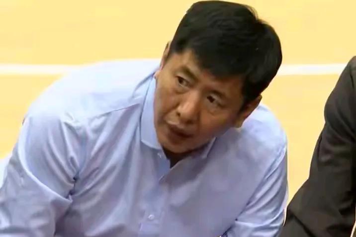 丁伟输球后破大防！解说工作没了！
破防不是因为输球！而是因为自己在咪咕解说的工作