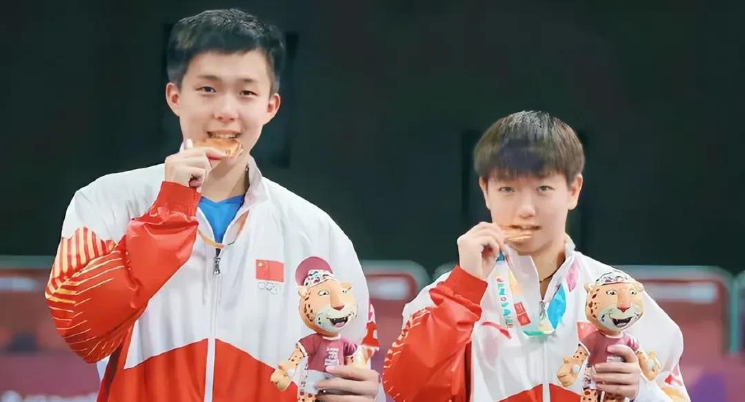孙颖莎王楚钦，他们的成绩可以练出来，但是默契这种东西真的不是配久，就可以的，真的