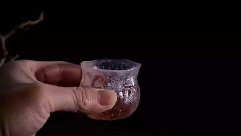 探秘古法琉璃落袋为安杯：传统与美的交融