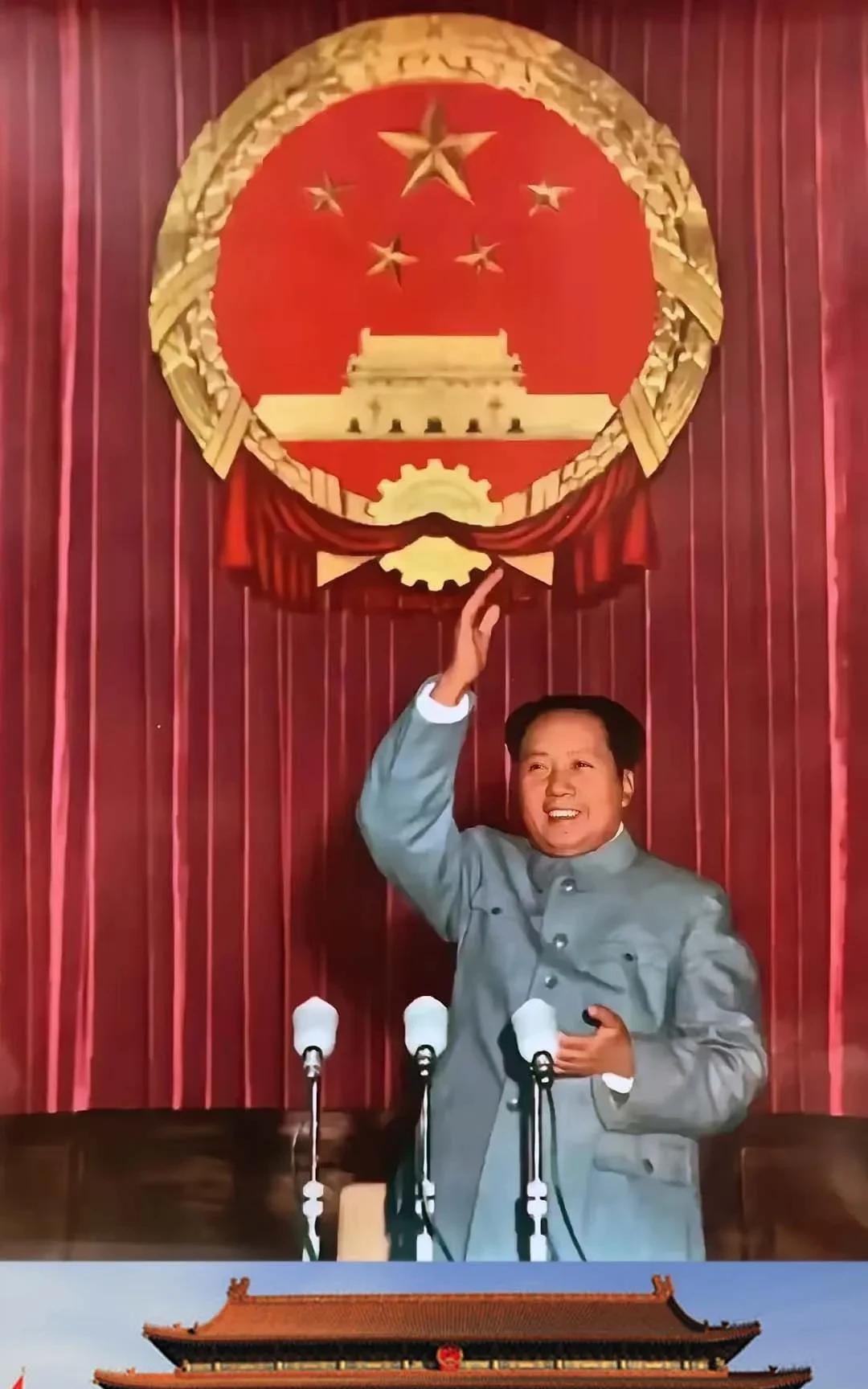 红歌一曲唱亮了东方：东方红，太阳升，中国出了个毛泽东，他为人民谋幸福，他是人民的
