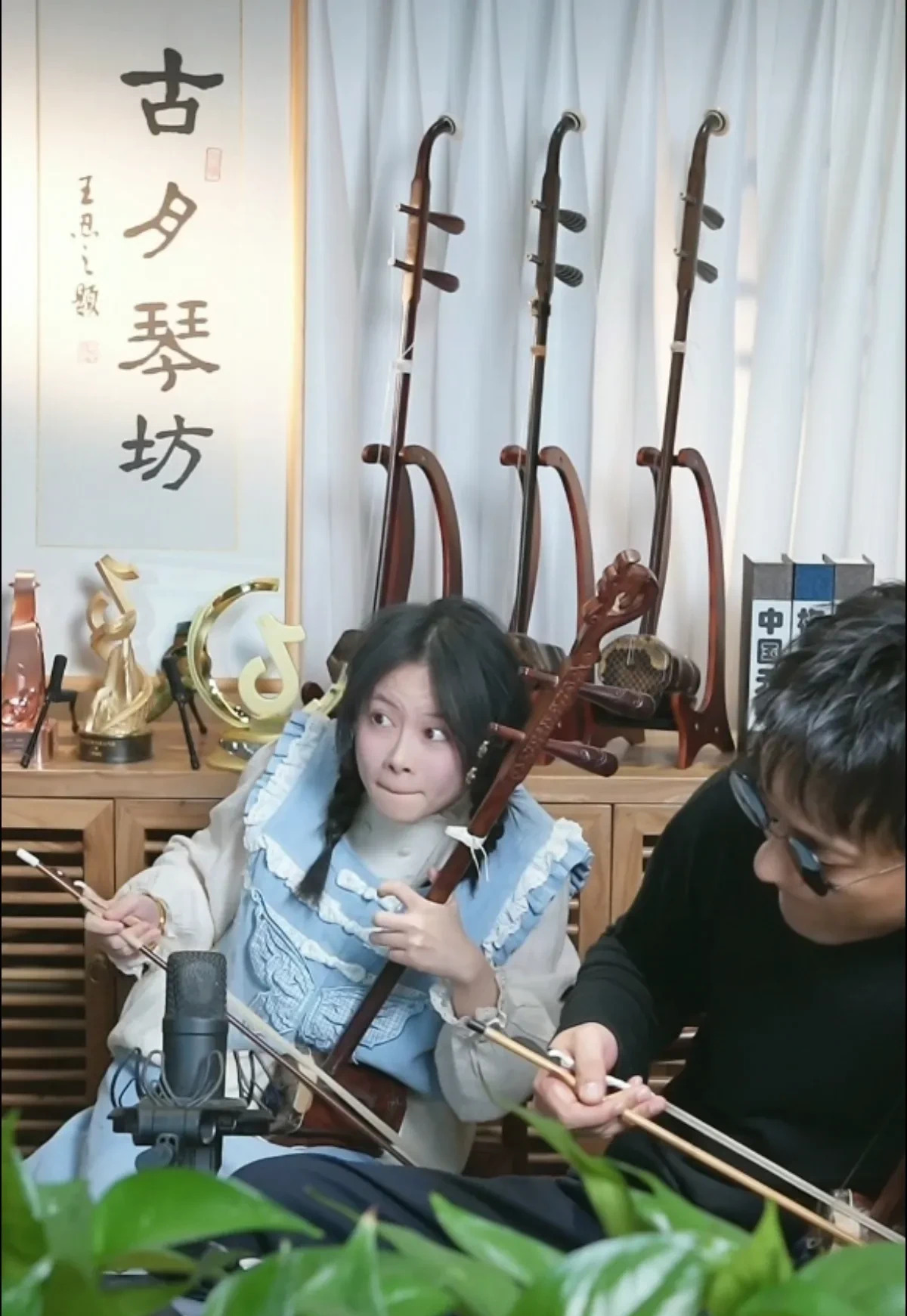 力饼媛组合抖音粉丝破千万











惊天大逆转！传统乐器也能如此时尚