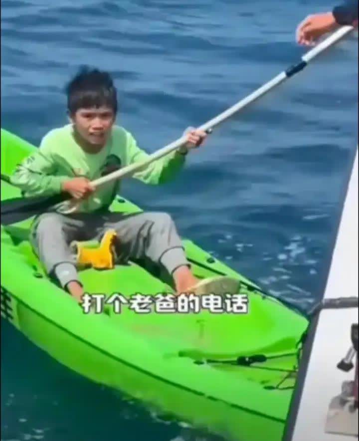 ‘’漂流亮哥＂与＂炮仗炸哥‘’哪一个更牛？

昨日网上海南陵水县赤岭‘漂流亮