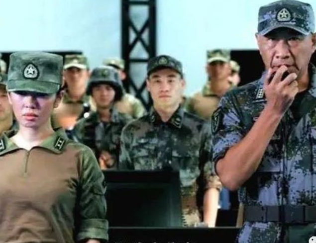 高群书导演筹拍电视剧《征服》，这部剧需要一位气场强大的硬汉来饰演剧中的公安局领导