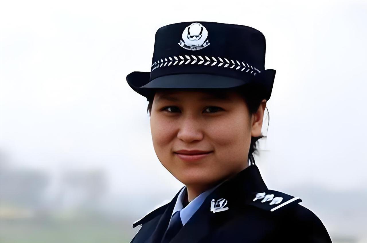 2008年，汶川女警现场揭衣，哺乳九名婴儿，归来连升四级，最终结局让人泪目！
（
