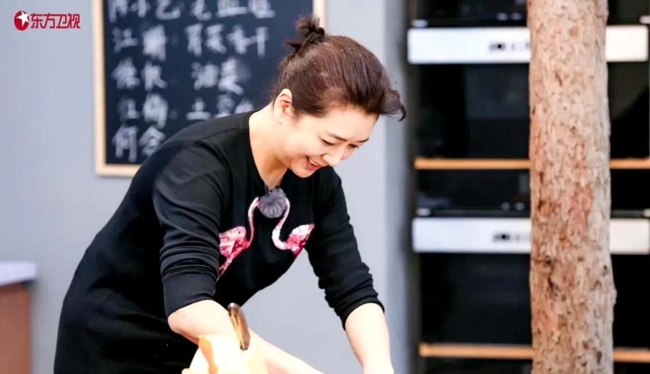 女星跨国婚姻疑似遇危机











这女星以前嫁去美国后几乎消失，现在