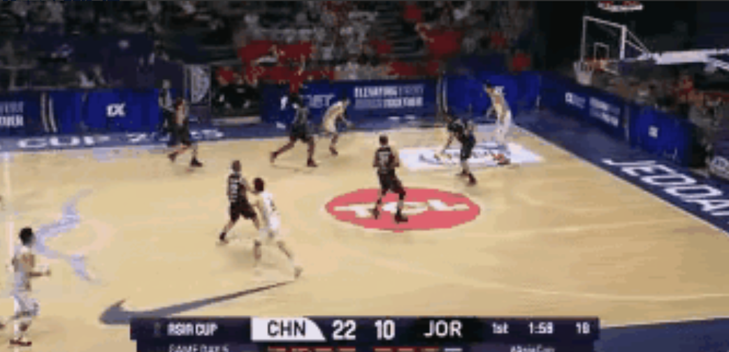 余嘉豪真是太软了！

在今晚男篮亚洲杯小组赛，中国男篮对阵约旦男篮的首节比赛中，