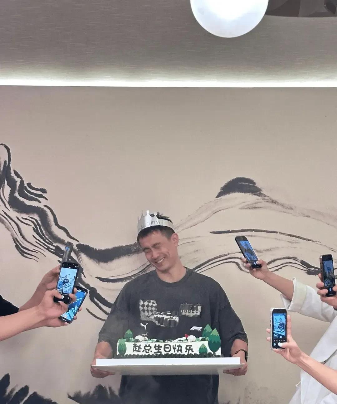 赵继伟开始新的篇章，他和辽宁队这次一下签了4年顶薪，基本上就是一人一城了，希望赵