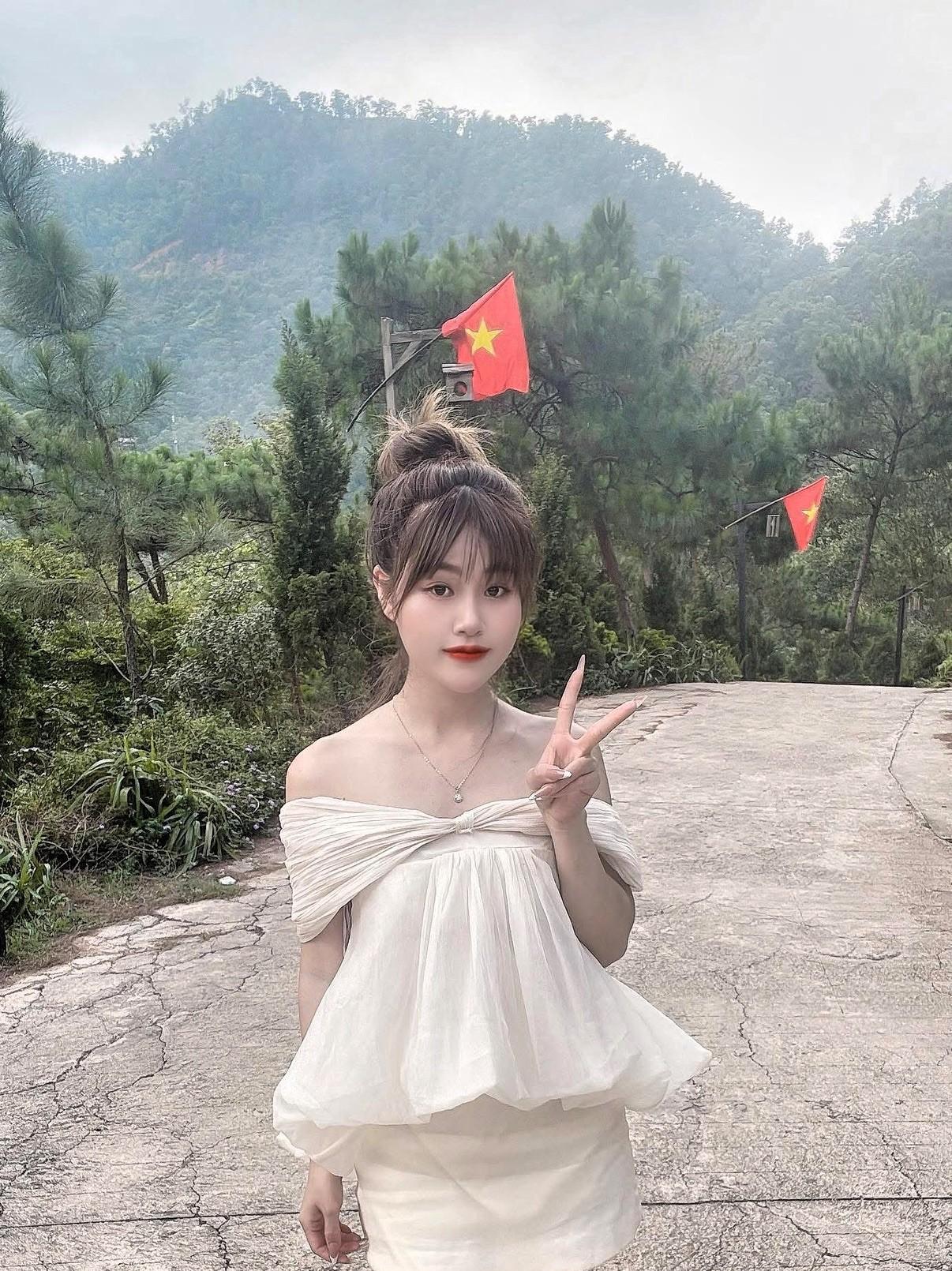 越南女友闺蜜羡慕女友有中国男朋友。
我请她闺蜜吃饭了，对我各种赞不绝口。
羡慕女