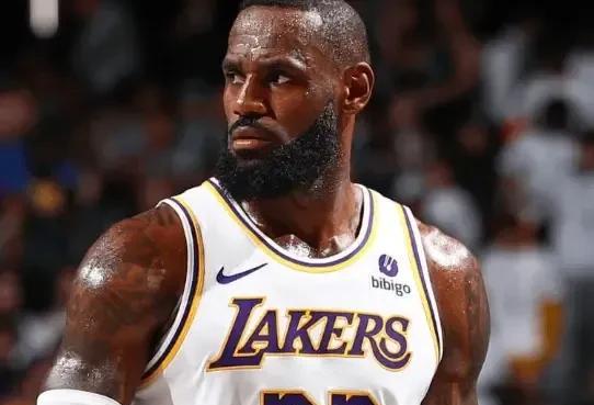 NBA情报局7月14日讯   瞅瞅这状元坟场多瘆人！霍华德博古特早进电子厂，罗斯