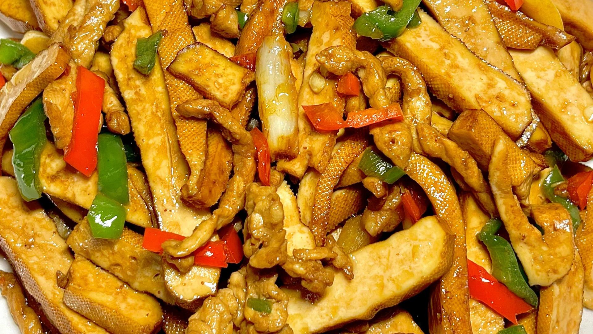 香干炒肉丝：一碗米饭不够拌的家常下饭王！