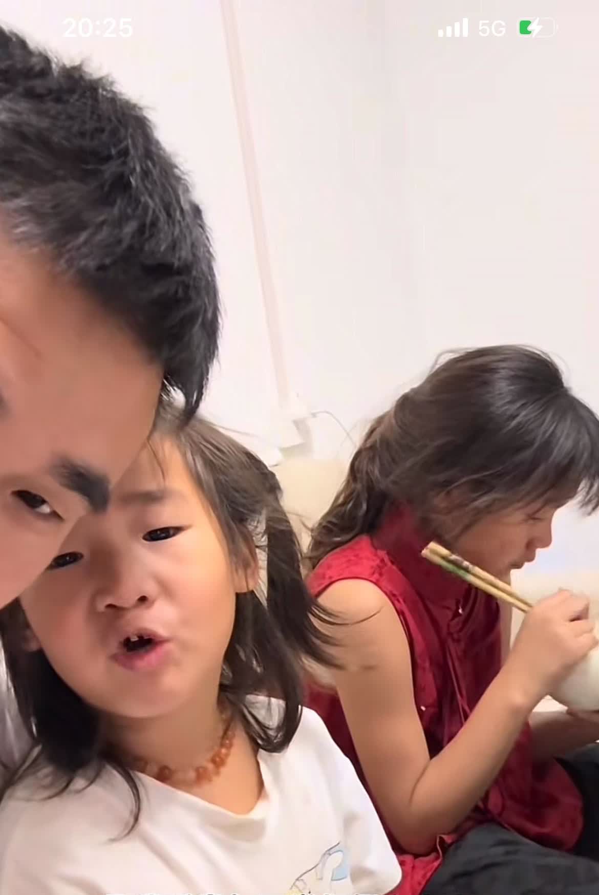 瑶瑶的哭跟阿杜一点关系都没有
大家注意看，阿杜还没问瑶瑶想去哪玩的时候，她早就