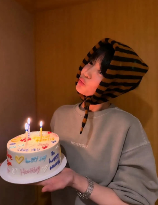 宋慧乔晒照庆祝44岁生日！怼脸拍皮肤细腻，还是一如既往的好状态 ​​​