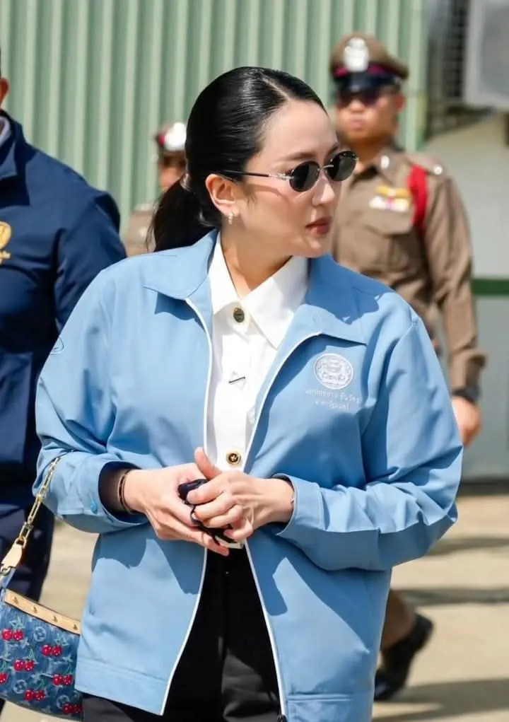 佩通坦要下台？泰国政坛大地震！











啥？佩通坦要被撸下来了？这