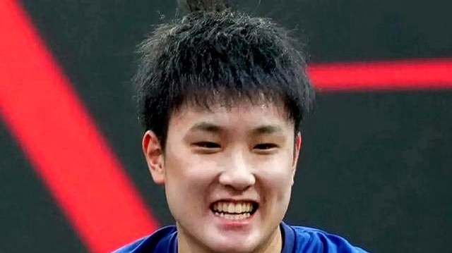 世界杯：张本美和笑早了！哥哥张本智和输给雨果，兄妹俩前后出局