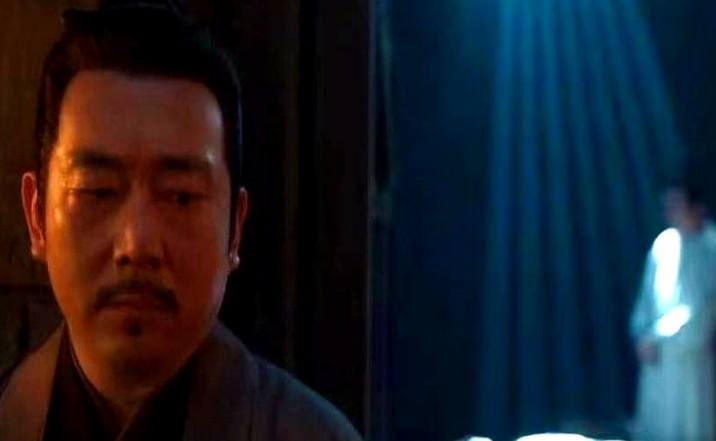 《藏海传》赵秉文一走，高明原本可以立刻揭开藏海脸上的纸，吐掉他喝的那杯茶，可是他