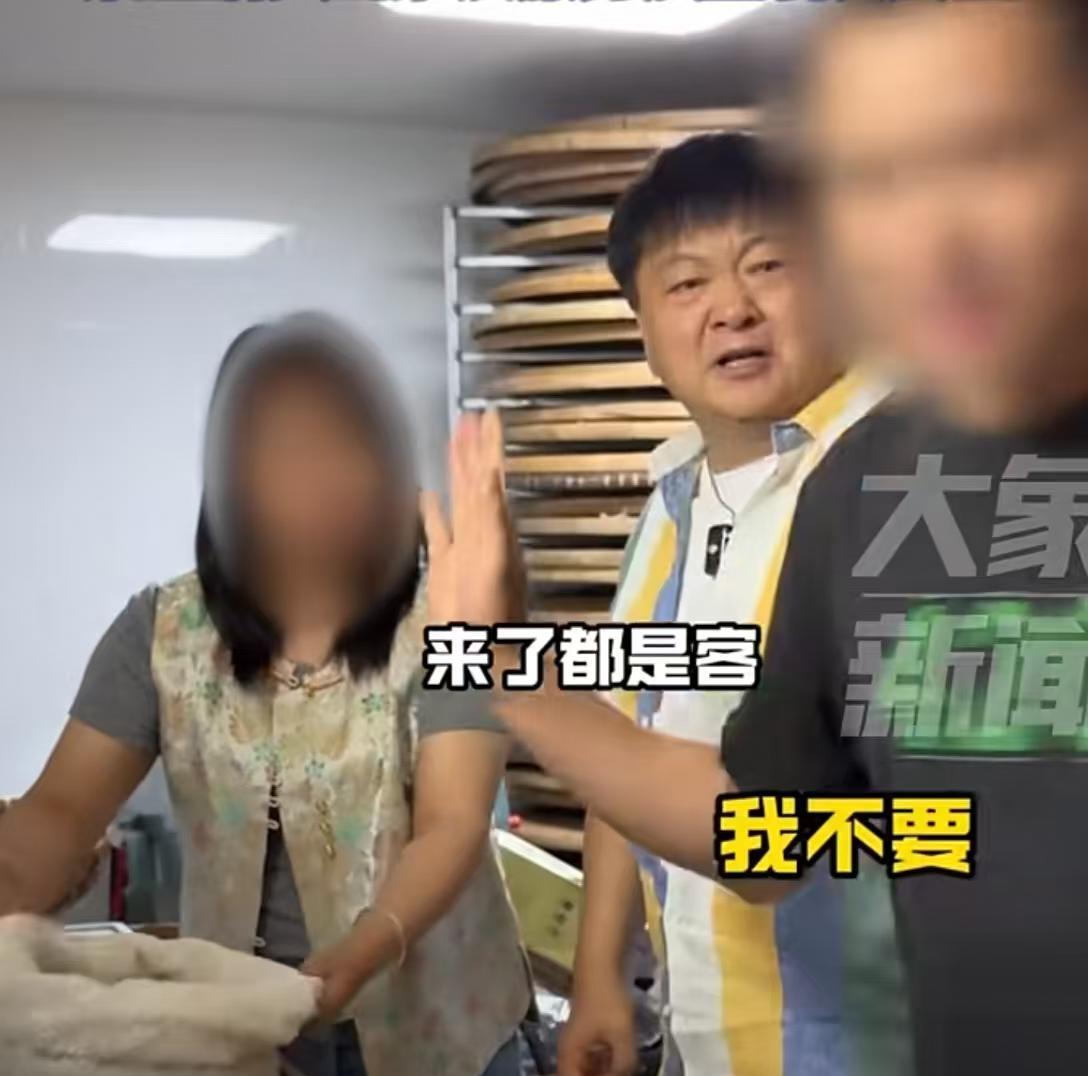 一觉醒来
杭州文旅的天塌了
这么多年攒起来的
人人向往的营商环境
因为一杯龙井茶