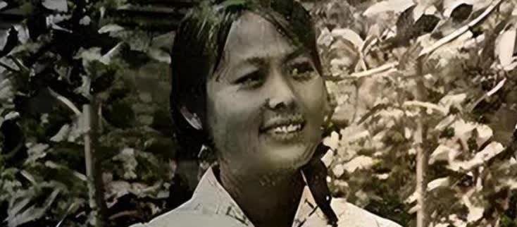 1986年夏天，一女两男到故宫游玩，那个女子突然说了一句很奇怪的话，“这大殿的气