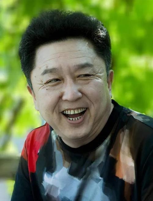 于谦：喜剧的内核就是悲剧
于谦曾直言，喜剧的内核是悲剧，这一观点道尽了喜剧艺术的