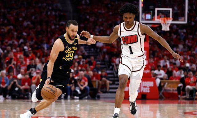 斯蒂芬·库里在NBA生涯中从未因为腿筋拉伤缺席过比赛，但本周四勇士对阵森林狼的比