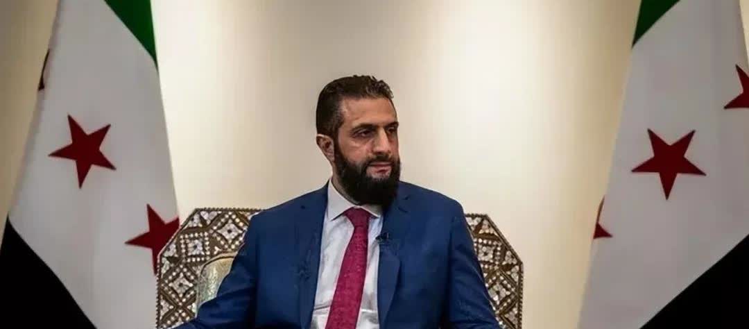 因为叙利亚当局纵容极端分子屠杀德鲁兹人，以色列又对叙利亚进行了轰炸。
当初朱拉