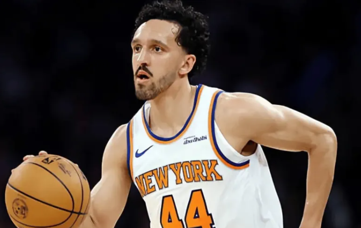 沙梅特右肩扭伤，将在四周后接受复查。
根据记者的报道，即使尼克斯决定在沙梅特合同