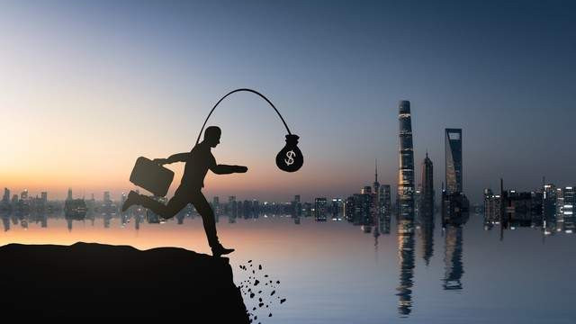 25岁拼体力，35岁靠能力，45岁看格局：你的赚钱逻辑该升级了