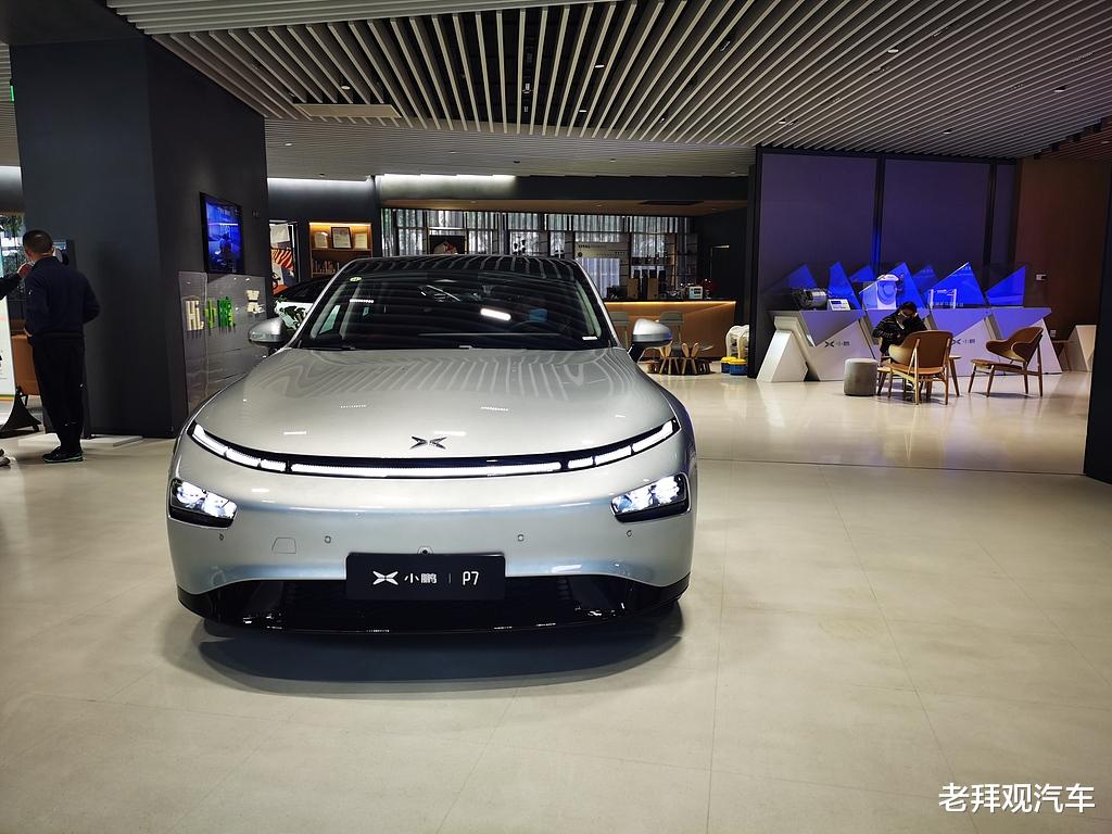 小鹏 P7：智能电动轿车的创新典范