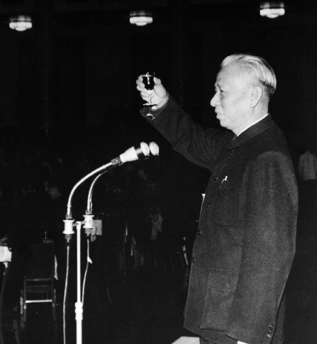 1964年，刘少奇到湖南调研，顺路去看了40多年没见的姐姐，没想到却被姐姐一句话