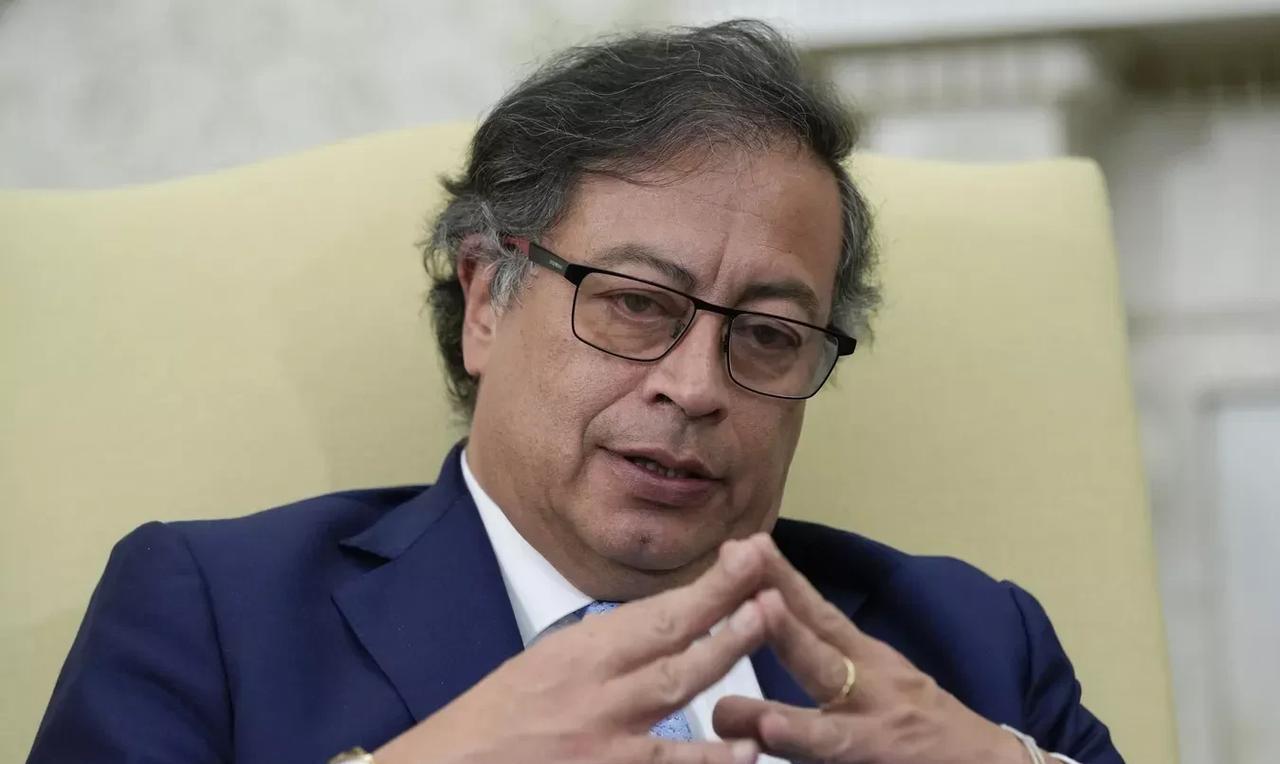 【哥伦比亚总统誓言离开北约，并在西方以外找“大哥”】
波哥大时间2025年7月1